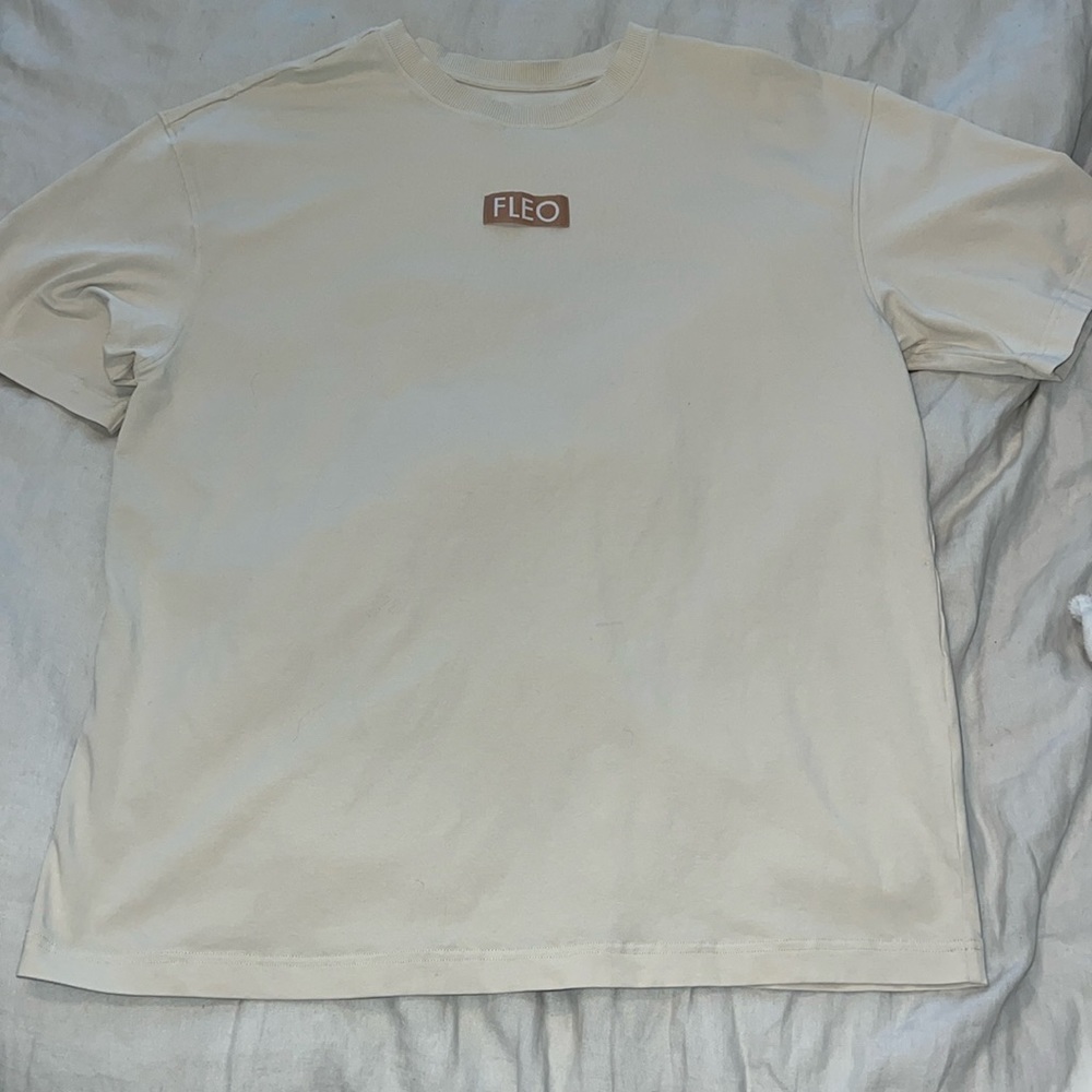Fleo cream tee